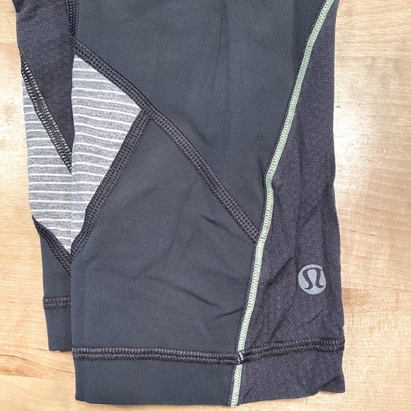 Lululemon running crop size 8 - Picture 1 of 4